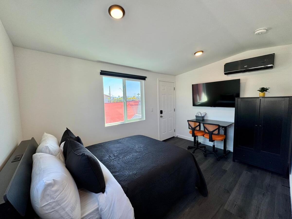 Your Downtown Cozy Studio With Backyard Unit C Phoenix Bagian luar foto