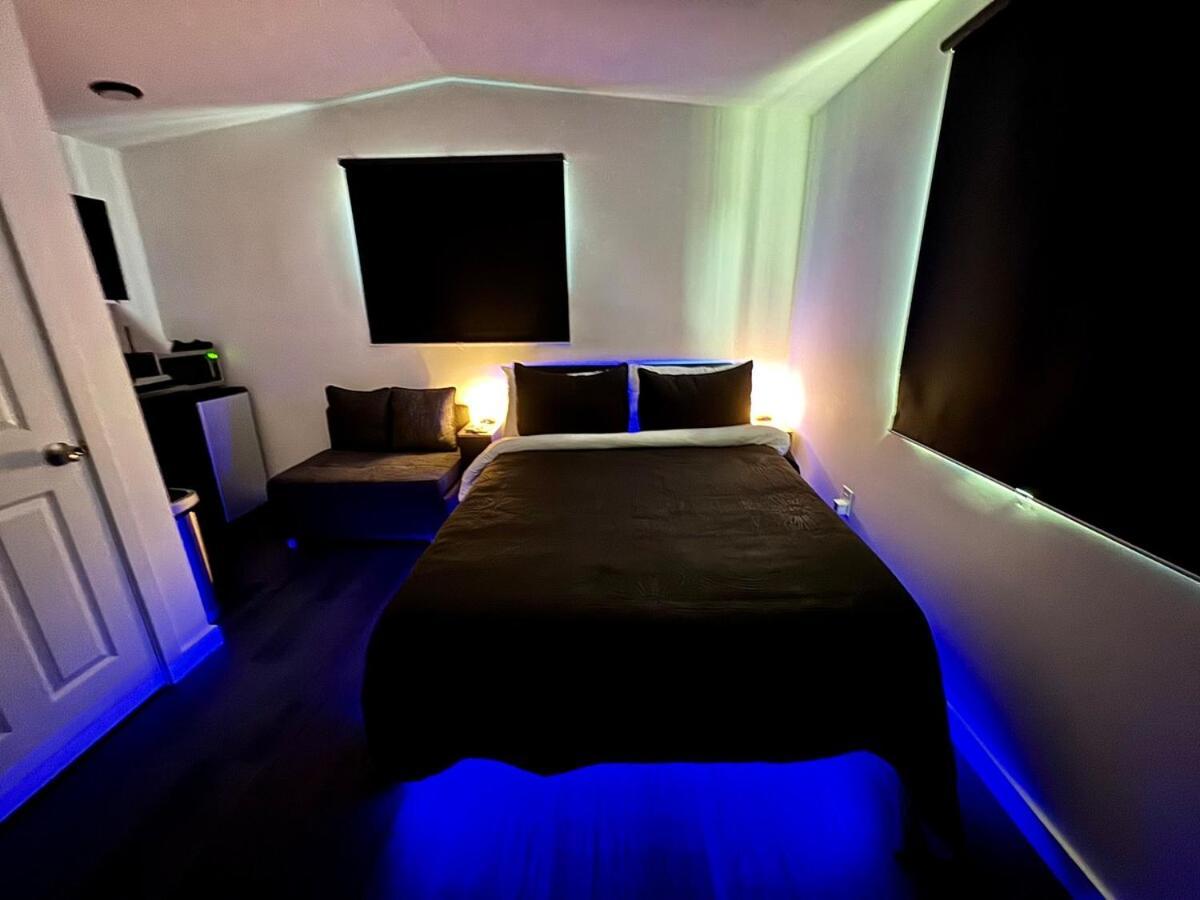Your Downtown Cozy Studio With Backyard Unit C Phoenix Bagian luar foto